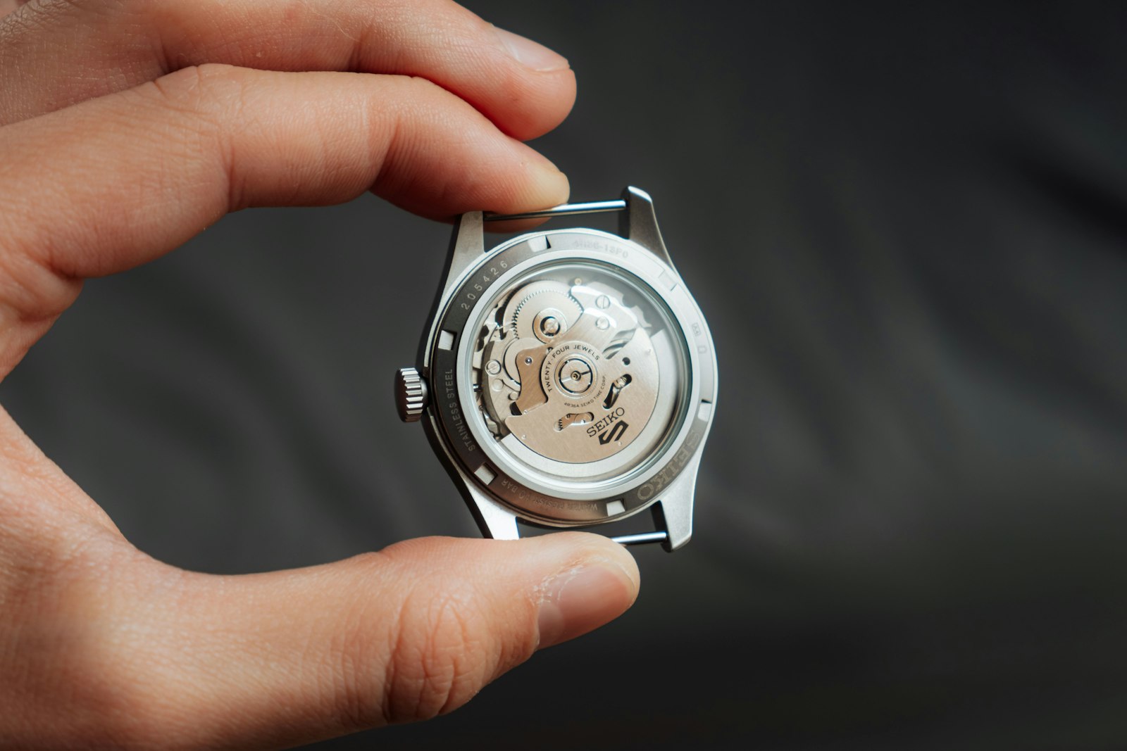 Outil pour changer la barrette d'un bracelet de montre