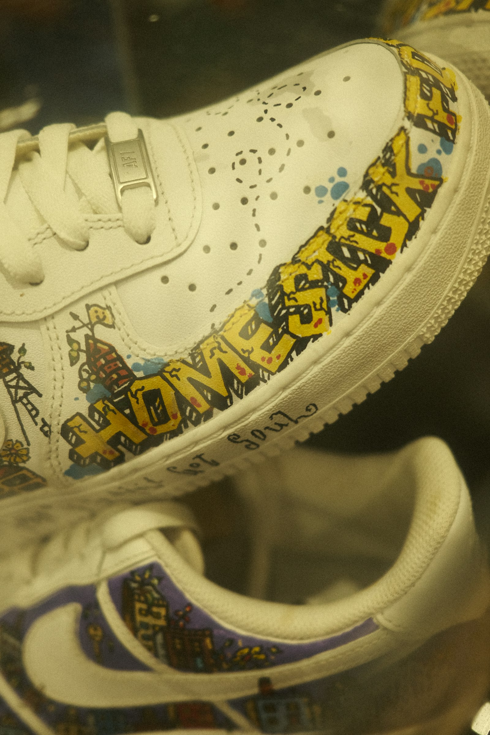 Customiser ses sneakers : Posca, Angelus, peinture cuir — par où commencer