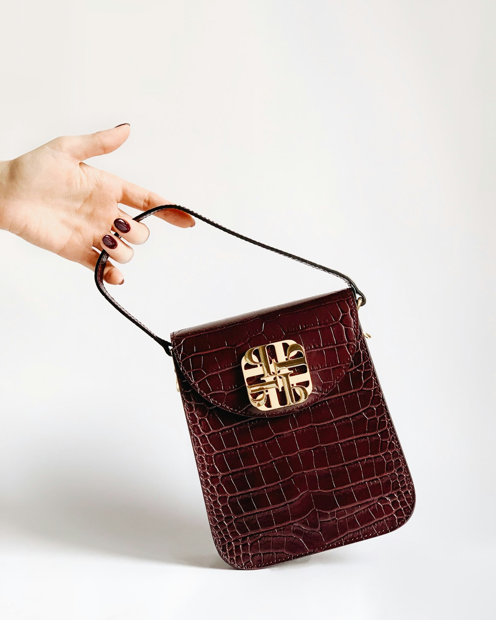 Entretenir et nettoyer son sac en cuir : la routine pour qu'il dure 10 ans