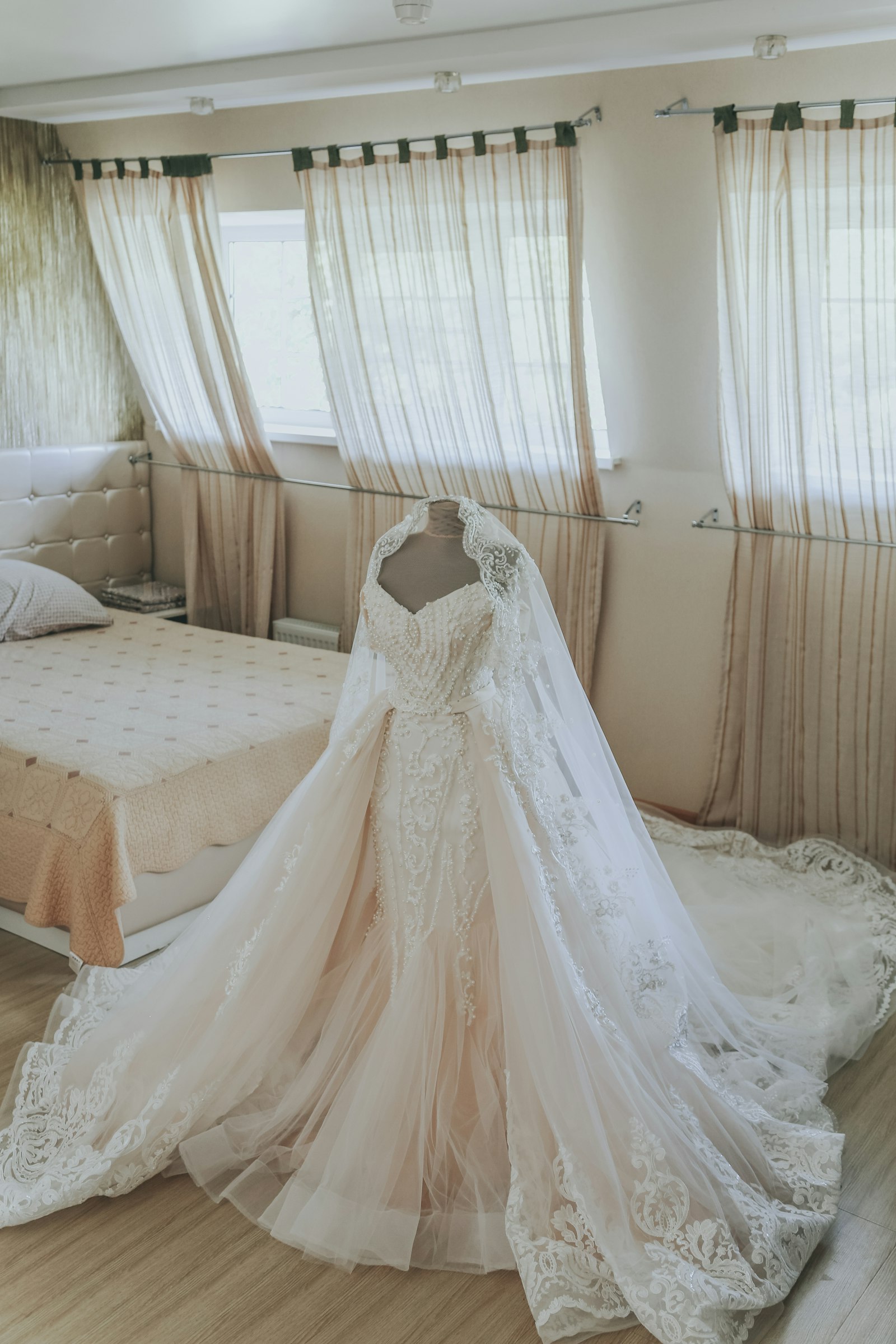Transformer sa robe de mariée en robe de cocktail : la seconde vie d'une pièce d'exception